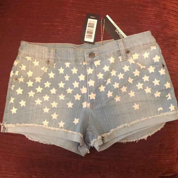 Shorts - Picture 1 of 2